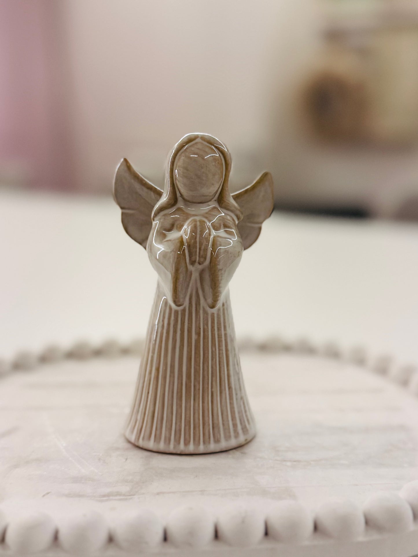 Ceramic praying angel 11.5cm