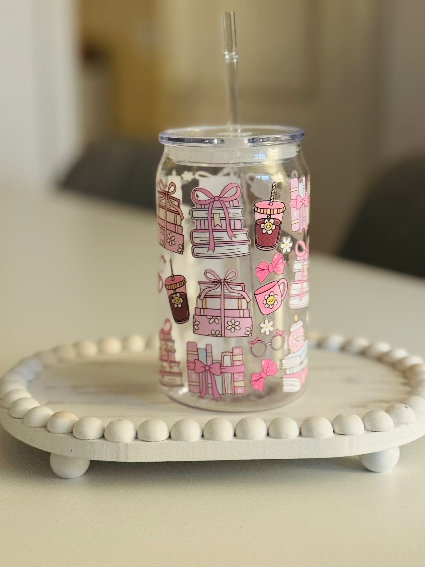 Cute Pink Books plastic can 16oz