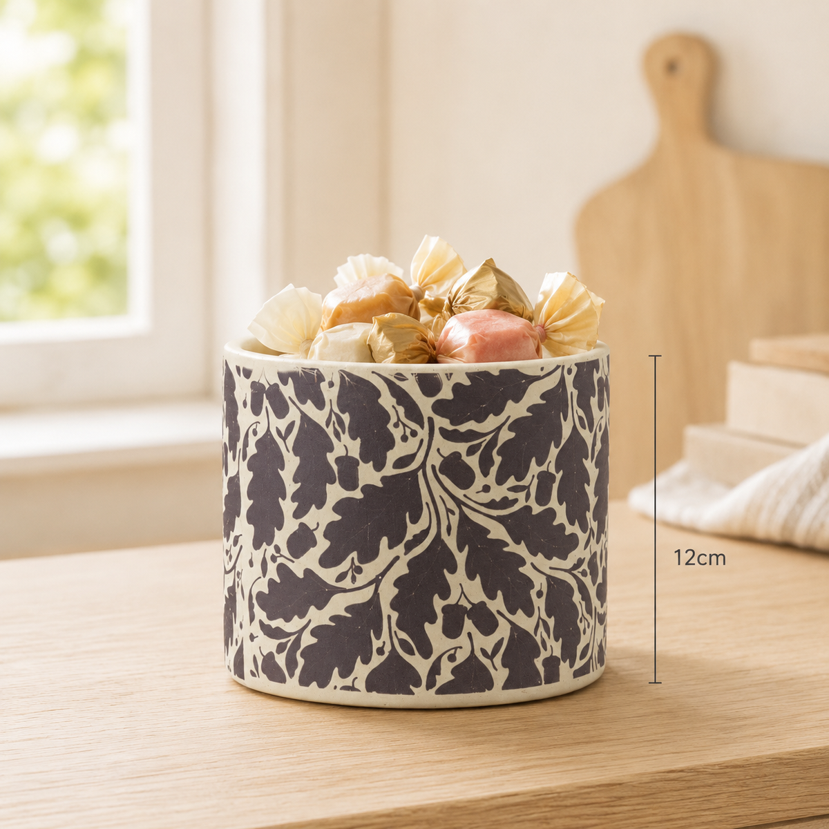NEW - Dark Leaf Pot - 12cm
