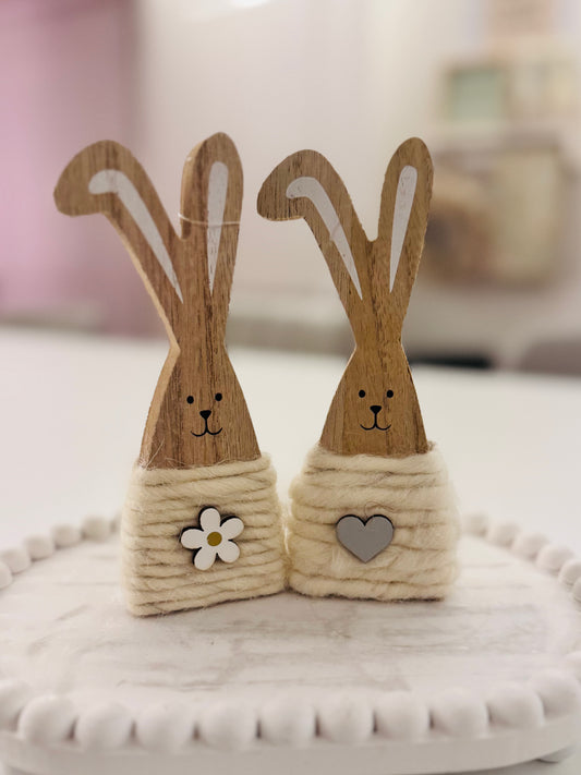 Set of 2 wooden bunnies 12cm