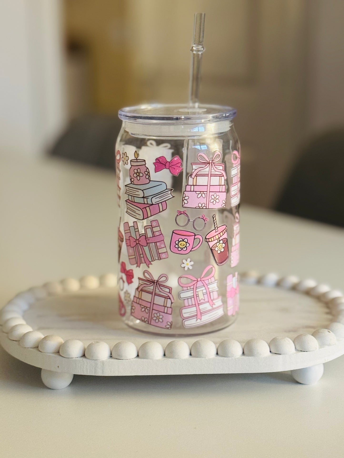 Cute Pink Books plastic can 16oz